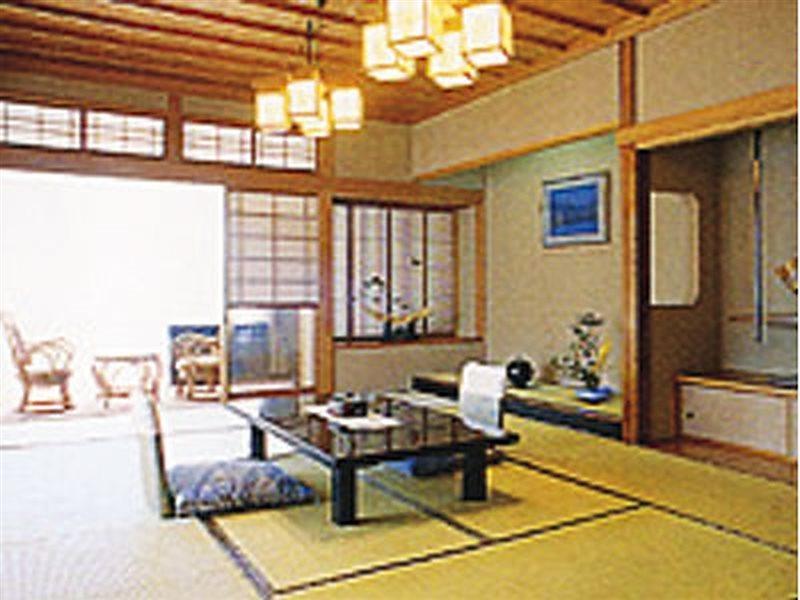 טויאמה Hotel Yoshihara מראה חיצוני תמונה
